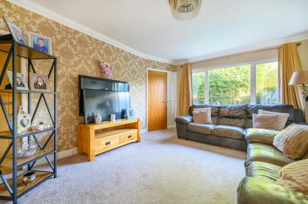 3 bedroom Semi-detached house for sale in Highfield, Wakefield, WF3