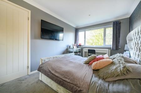 3 bedroom Semi-detached house for sale in Highfield, Wakefield, WF3