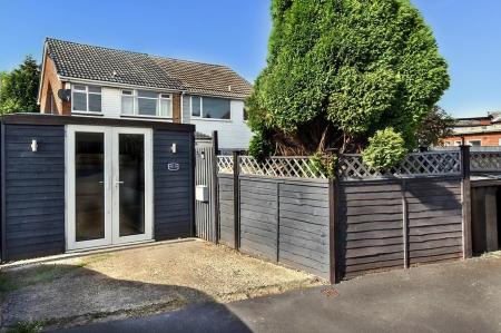 3 bedroom Semi-detached house for sale in Highfield, Wakefield, WF3