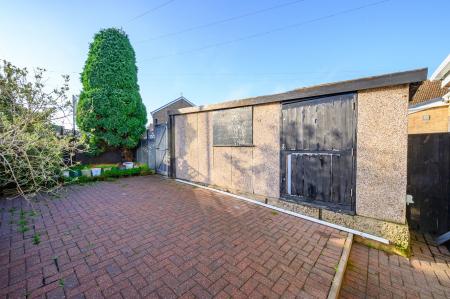 3 bedroom Semi-detached house for sale in Highfield, Wakefield, WF3