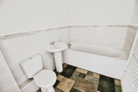 2 bedroom Apartment for sale in Kingsway Gardens, West Yorkshire, Ossett, WF5