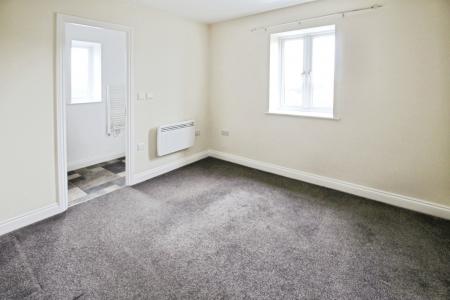 2 bedroom Apartment for sale in Kingsway Gardens, West Yorkshire, Ossett, WF5