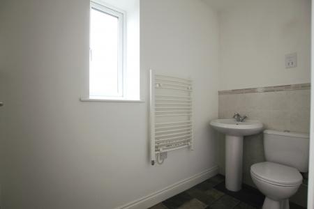 2 bedroom Apartment for sale in Kingsway Gardens, West Yorkshire, Ossett, WF5