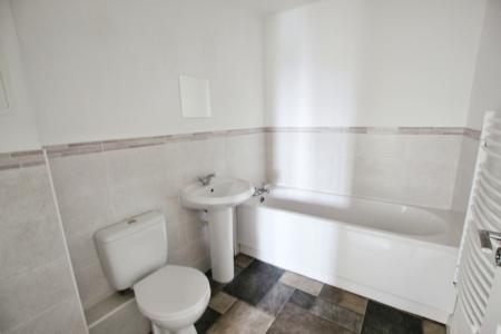 2 bedroom Apartment for sale in Kingsway Gardens, West Yorkshire, Ossett, WF5