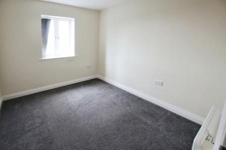 2 bedroom Apartment for sale in Kingsway Gardens, West Yorkshire, Ossett, WF5