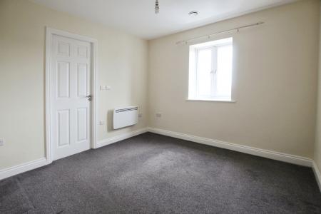 2 bedroom Apartment for sale in Kingsway Gardens, West Yorkshire, Ossett, WF5