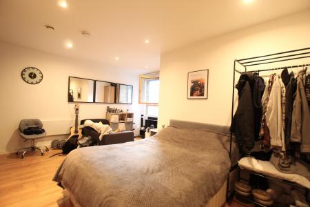 1 bedroom Studio flat for sale in Marsh Lane, Leeds, LS9