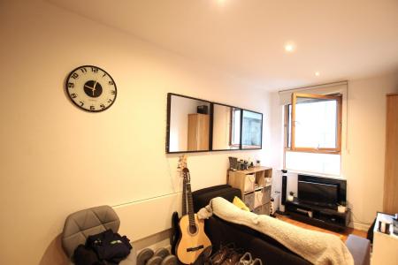 1 bedroom Studio flat for sale in Marsh Lane, Leeds, LS9