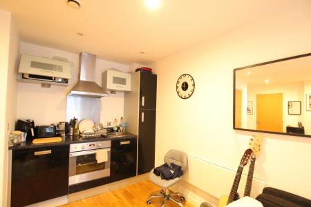 1 bedroom Studio flat for sale in Marsh Lane, Leeds, LS9