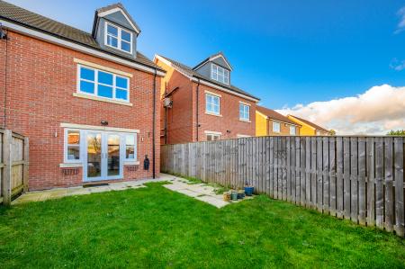 3 bedroom Semi-detached house for sale in Moor Knoll Fold, Wakefield, WF3