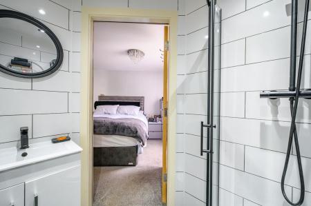 3 bedroom Semi-detached house for sale in Moor Knoll Gardens, Wakefield, WF3