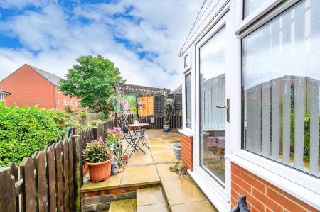 3 bedroom Semi-detached house for sale in Moor Knoll Gardens, Wakefield, WF3