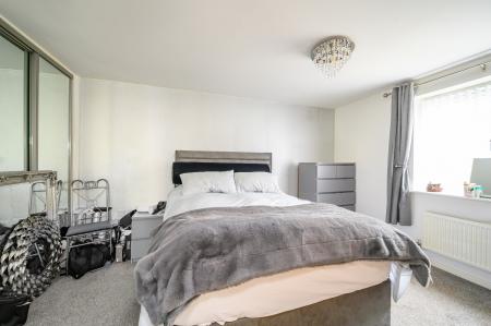 3 bedroom Semi-detached house for sale in Moor Knoll Gardens, Wakefield, WF3