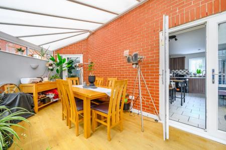 3 bedroom Semi-detached house for sale in Moor Knoll Gardens, Wakefield, WF3