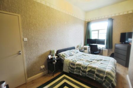 3 bedroom Terraced House for sale in Oxford Street, Leeds, LS27