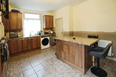 3 bedroom Terraced House for sale in Oxford Street, Leeds, LS27