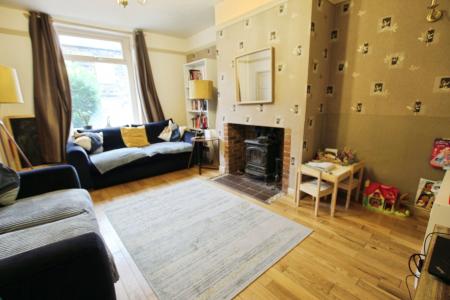 3 bedroom Terraced House for sale in Oxford Street, Leeds, LS27