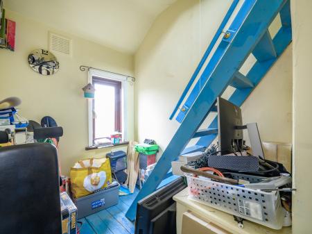 3 bedroom Terraced House for sale in Queens Road, Leeds, LS27