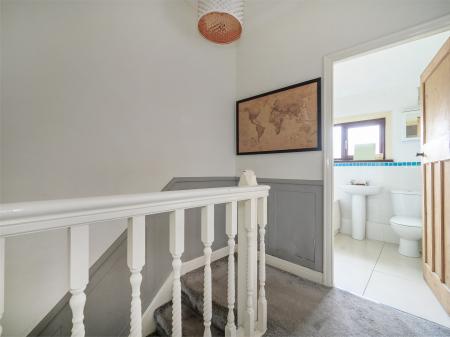 3 bedroom Terraced House for sale in Queens Road, Leeds, LS27