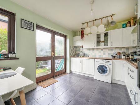 Queens Road, Leeds, LS27