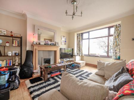 3 bedroom Terraced House for sale in Queens Road, Leeds, LS27