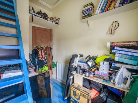 3 bedroom Terraced House for sale in Queens Road, Leeds, LS27