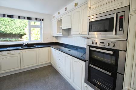 3 bedroom Detached house for sale in Scatcherd Grove, Leeds, LS27