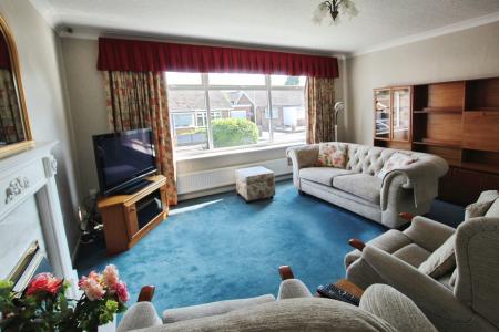 3 bedroom Detached house for sale in Scatcherd Grove, Leeds, LS27