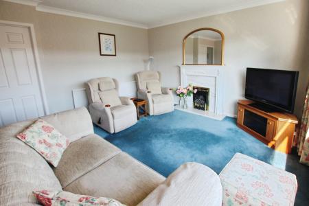 3 bedroom Detached house for sale in Scatcherd Grove, Leeds, LS27