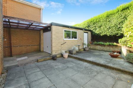 3 bedroom Detached house for sale in Scatcherd Grove, Leeds, LS27