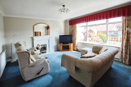 3 bedroom Detached house for sale in Scatcherd Grove, Leeds, LS27