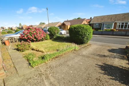 3 bedroom Detached house for sale in Scatcherd Grove, Leeds, LS27