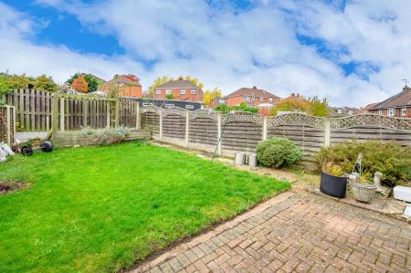 3 bedroom Semi-detached house for sale in Springbank Avenue, Leeds, LS27