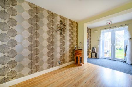 3 bedroom Semi-detached house for sale in Springbank Avenue, Leeds, LS27