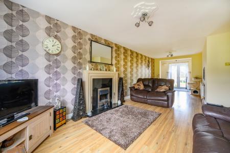 3 bedroom Semi-detached house for sale in Springbank Avenue, Leeds, LS27