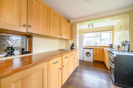 3 bedroom Semi-detached house for sale in Springbank Avenue, Leeds, LS27