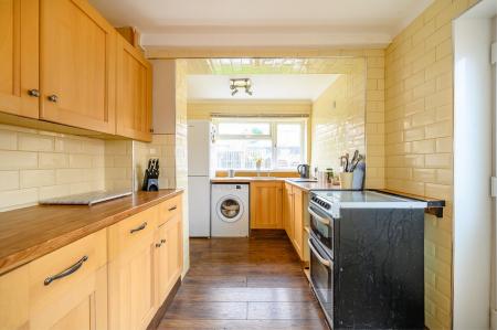 3 bedroom Semi-detached house for sale in Springbank Avenue, Leeds, LS27