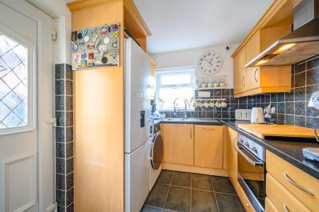 3 bedroom Semi-detached house for sale in Springbank Road, Leeds, LS27