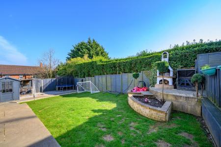 3 bedroom Semi-detached house for sale in Springbank Road, Leeds, LS27