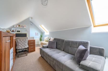 3 bedroom Semi-detached house for sale in Springbank Road, Leeds, LS27