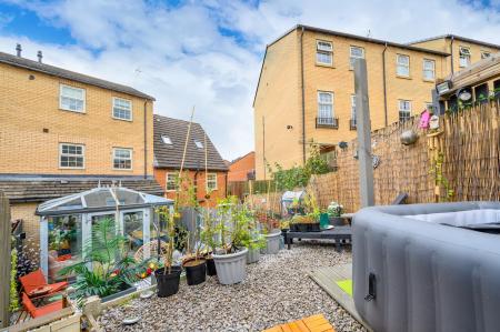 4 bedroom Town house for sale in Vienna Court, Leeds, LS27