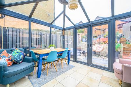 4 bedroom Town house for sale in Vienna Court, Leeds, LS27