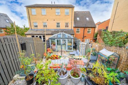 4 bedroom Town house for sale in Vienna Court, Leeds, LS27
