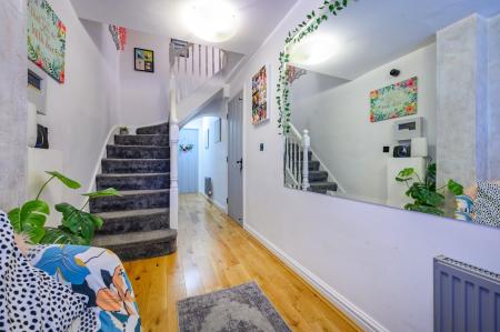 4 bedroom Town house for sale in Vienna Court, Leeds, LS27