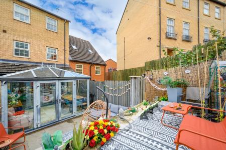 4 bedroom Town house for sale in Vienna Court, Leeds, LS27