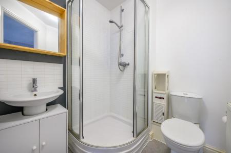 4 bedroom Town house for sale in Vienna Court, Leeds, LS27