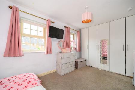 4 bedroom Town house for sale in Vienna Court, Leeds, LS27