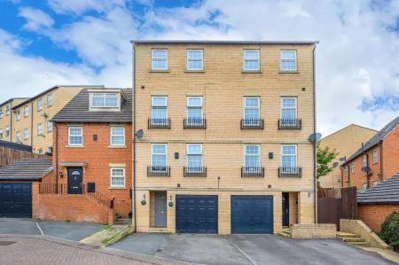 4 bedroom Town house for sale in Vienna Court, Leeds, LS27