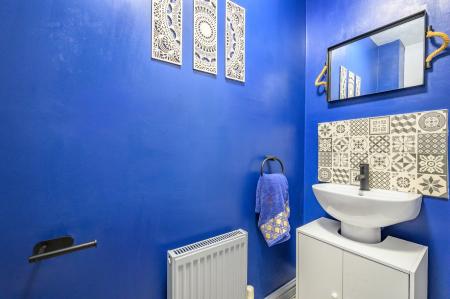 4 bedroom Town house for sale in Vienna Court, Leeds, LS27