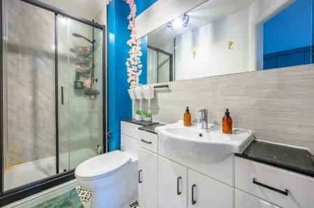 4 bedroom Town house for sale in Vienna Court, Leeds, LS27